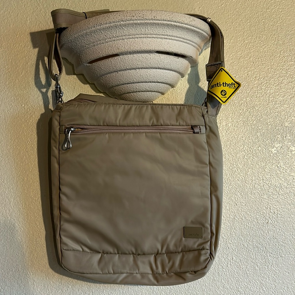 Pacsafe crossbody